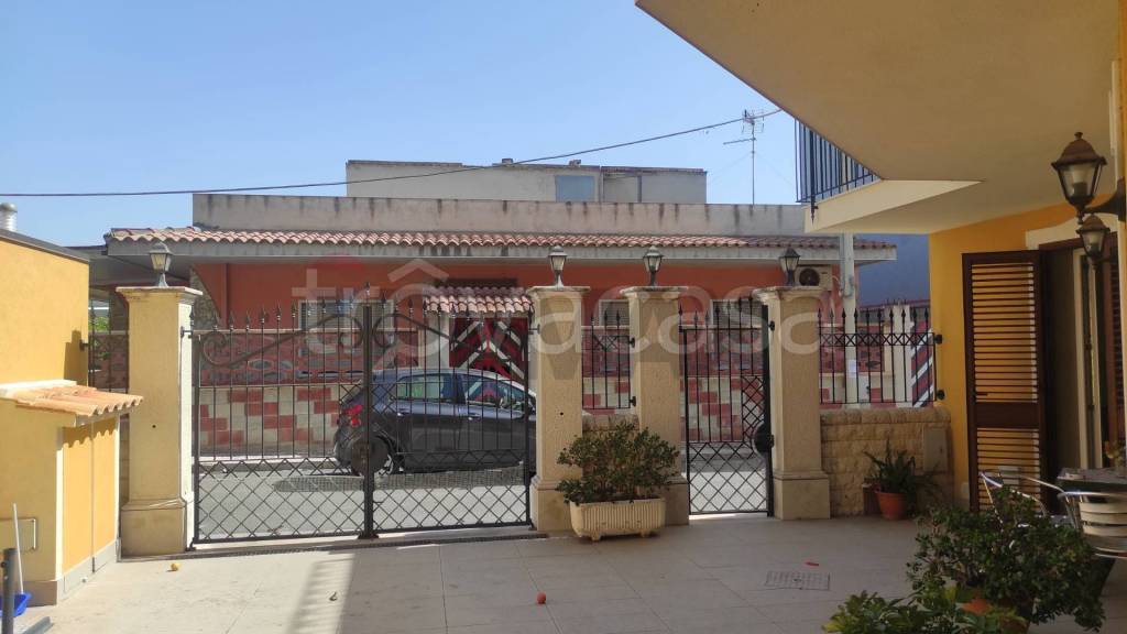 casa indipendente in vendita a Rosolini