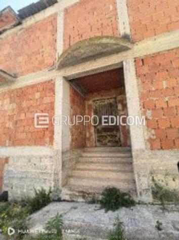 locale commerciale in vendita a Rosolini