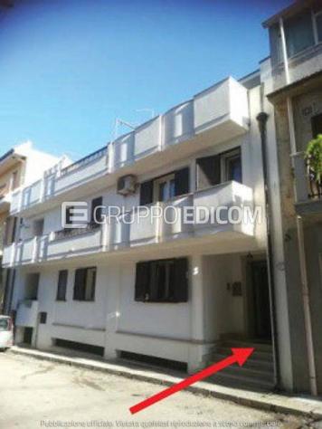 locale commerciale in vendita a Rosolini