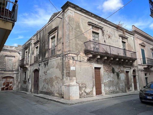 casa indipendente in vendita a Rosolini