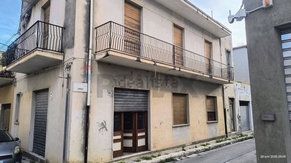 casa indipendente in vendita a Rosolini