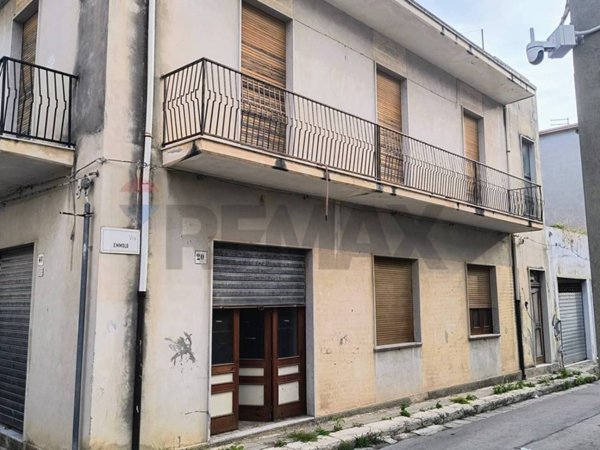 casa indipendente in vendita a Rosolini