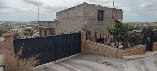 casa indipendente in vendita a Rosolini