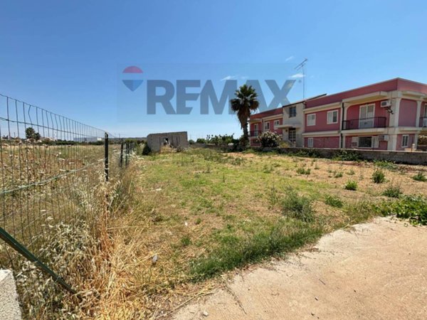terreno edificabile in vendita a Rosolini