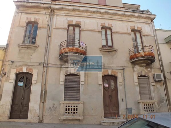 casa indipendente in vendita a Rosolini