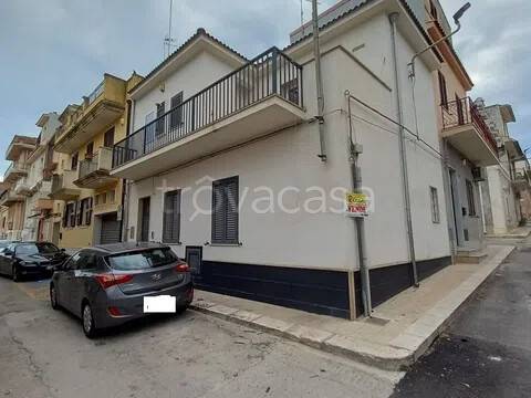 casa indipendente in vendita a Rosolini