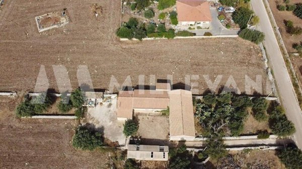 casa indipendente in vendita a Rosolini