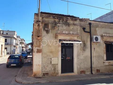 casa indipendente in vendita a Rosolini