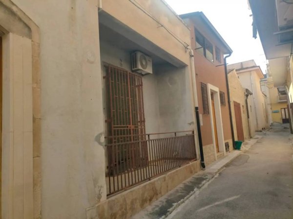 appartamento in vendita a Rosolini