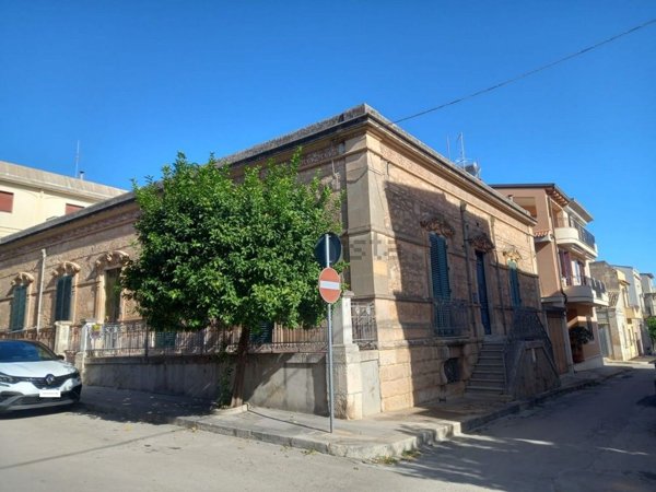 casa indipendente in vendita a Rosolini