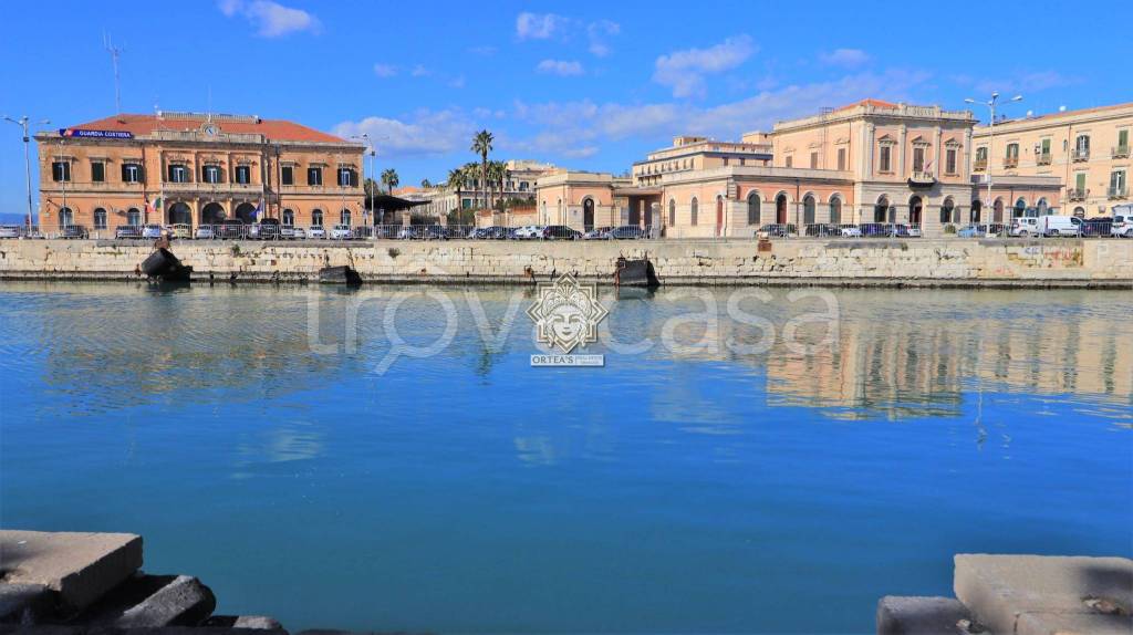 appartamento in vendita a Siracusa in zona Isola Ortigia