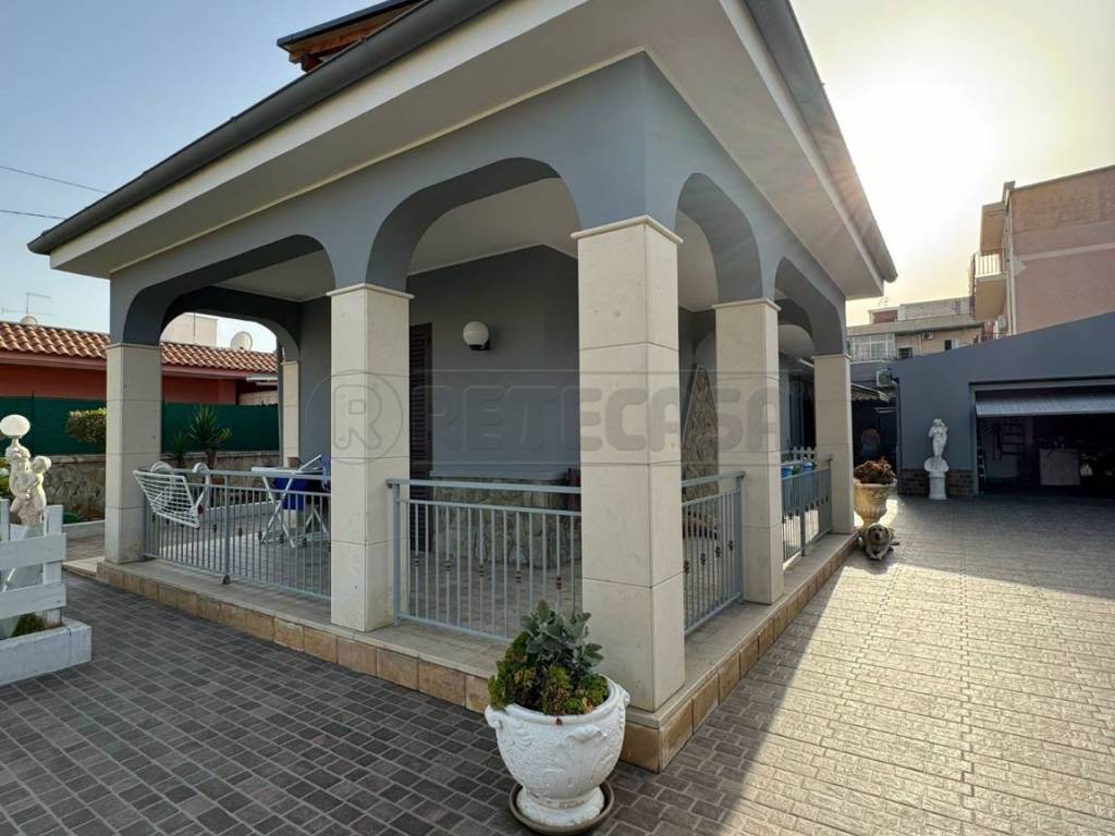 casa indipendente in vendita a Siracusa in zona Targia