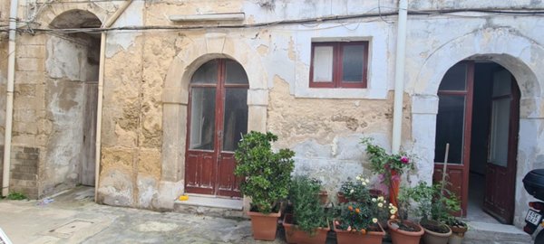 casa indipendente in vendita a Siracusa in zona Isola Ortigia