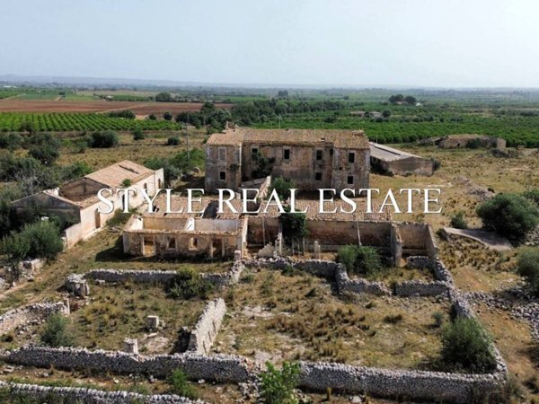 casa indipendente in vendita a Siracusa in zona Cassibile