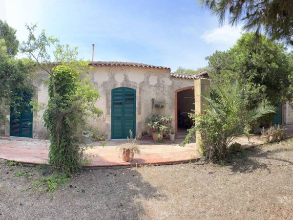 casa indipendente in vendita a Siracusa in zona Isola / Plemmirio