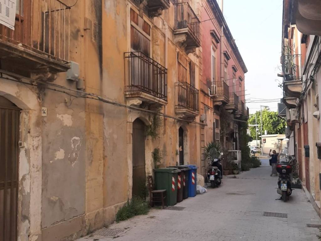casa indipendente in vendita a Siracusa in zona Isola Ortigia