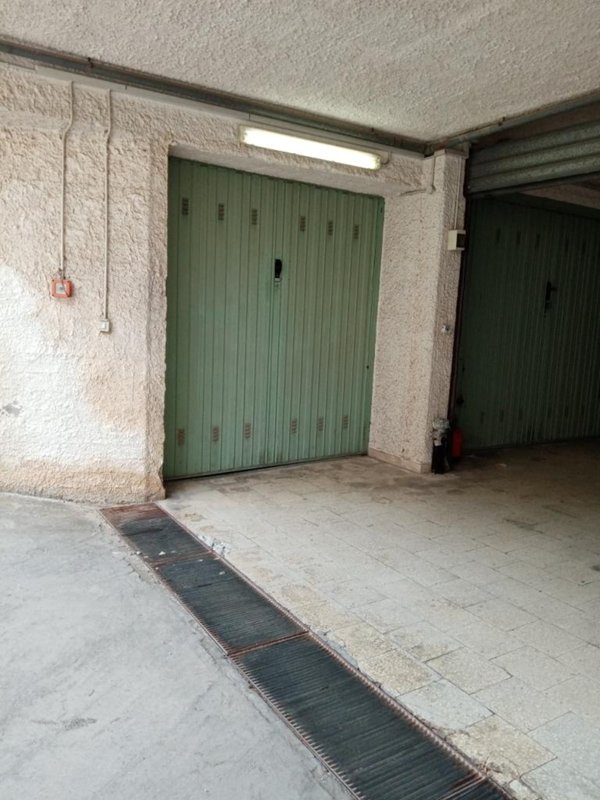 locale commerciale in vendita a Siracusa in zona Grottasanta