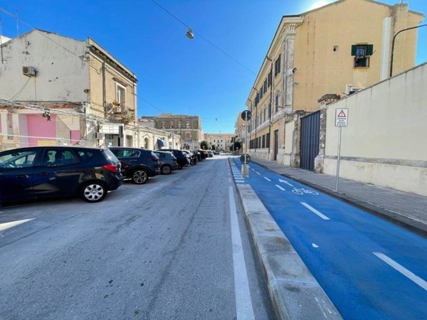 negozio in vendita a Siracusa in zona Centro Città