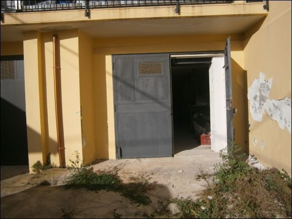 locale di sgombero in vendita a Siracusa
