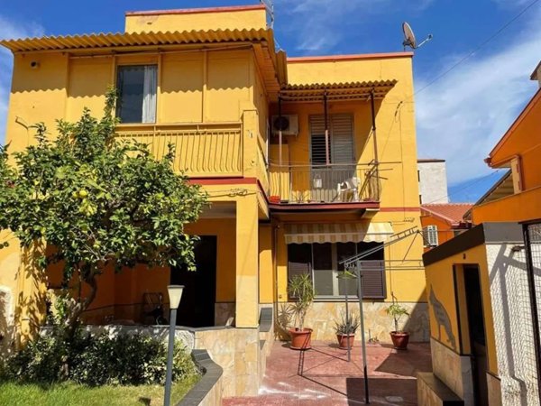 casa indipendente in vendita a Siracusa in zona Grottasanta