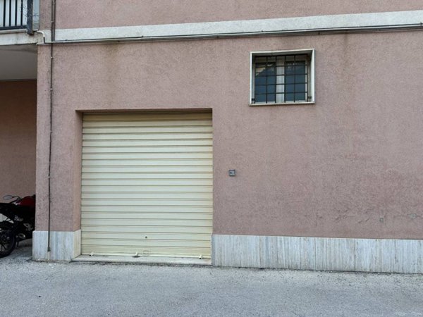 locale commerciale in vendita a Siracusa in zona Scala Greca