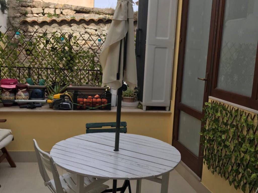 casa indipendente in vendita a Siracusa in zona Isola Ortigia
