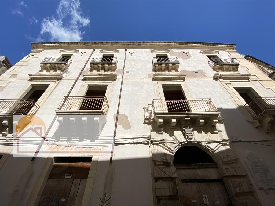 locale di sgombero in vendita a Siracusa in zona Isola Ortigia