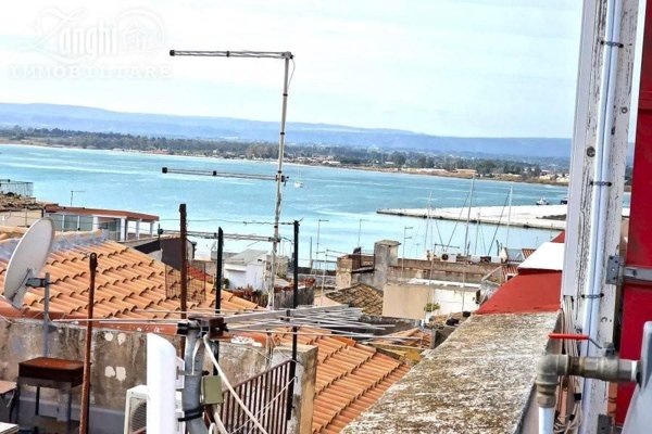 appartamento in vendita a Siracusa in zona Isola Ortigia