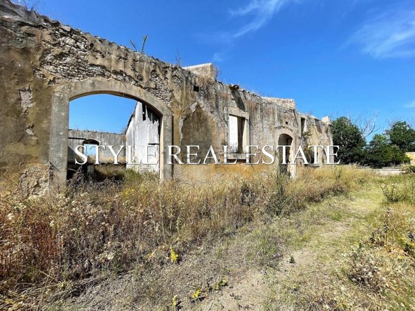 casa indipendente in vendita a Siracusa in zona Centro Città