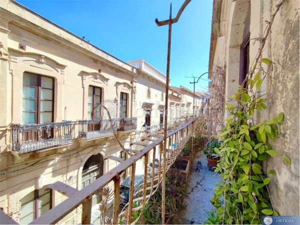 appartamento in vendita a Siracusa in zona Isola Ortigia