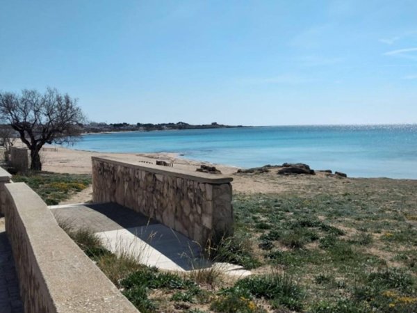 casa indipendente in vendita a Siracusa in zona Fontane Bianche