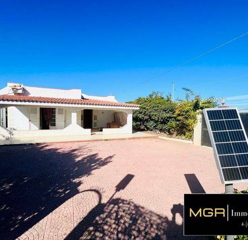 casa indipendente in vendita a Siracusa in zona Fontane Bianche