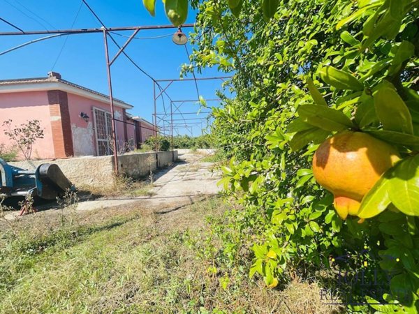 casa indipendente in vendita a Siracusa in zona Belvedere