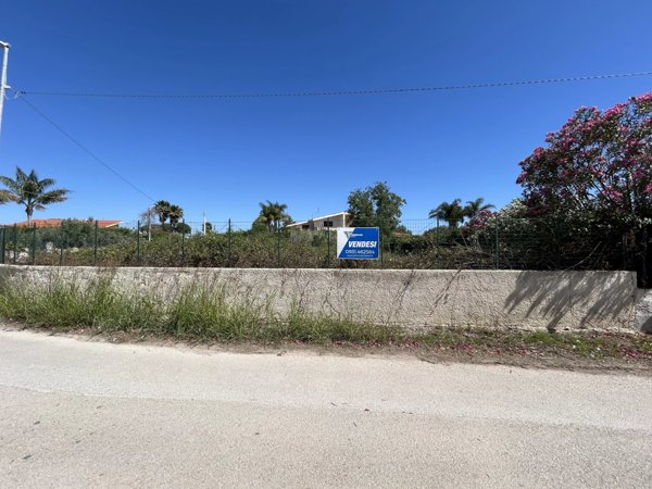 terreno edificabile in vendita a Siracusa in zona Fontane Bianche