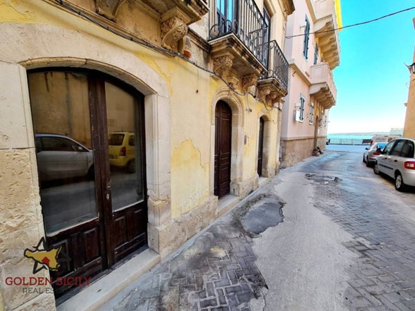 appartamento in vendita a Siracusa in zona Isola Ortigia