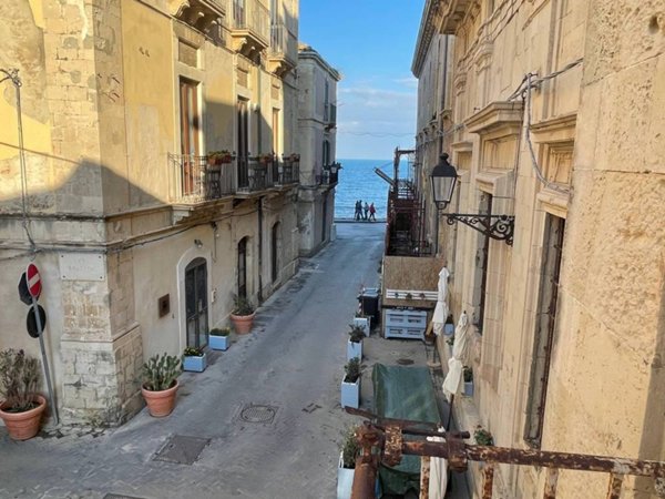 appartamento in vendita a Siracusa in zona Isola Ortigia