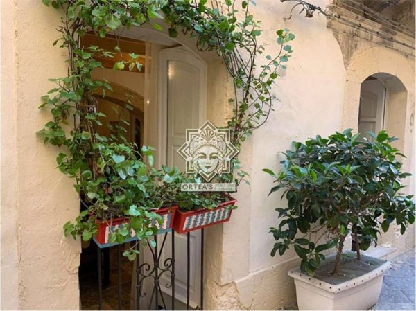 appartamento in vendita a Siracusa in zona Isola Ortigia