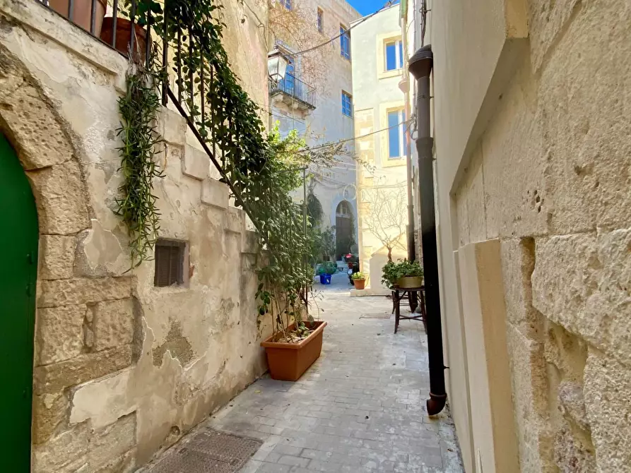 casa indipendente in vendita a Siracusa in zona Isola Ortigia