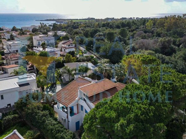 casa indipendente in vendita a Siracusa in zona Fontane Bianche
