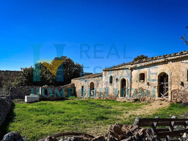 casa indipendente in vendita a Siracusa in zona Isola Ortigia