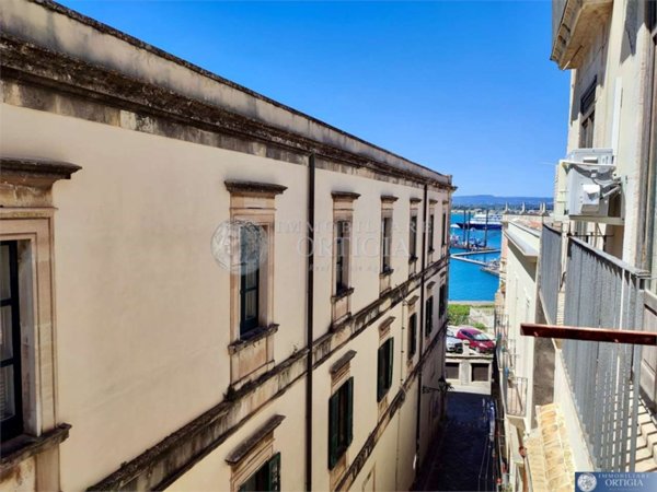 appartamento in vendita a Siracusa in zona Isola Ortigia