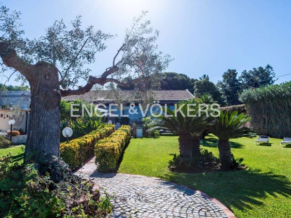 casa indipendente in vendita a Siracusa in zona Isola / Plemmirio