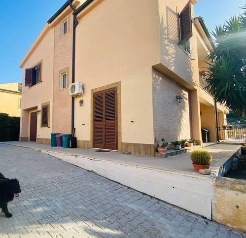 appartamento in vendita a Siracusa in zona Grottasanta