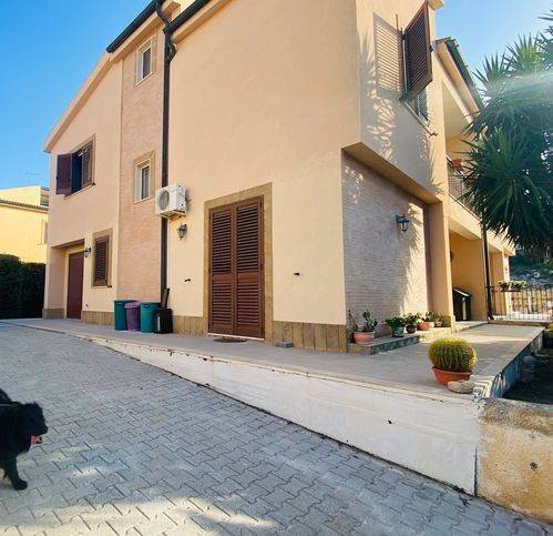 appartamento in vendita a Siracusa in zona Grottasanta