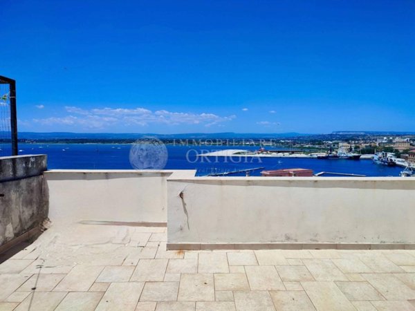 appartamento in vendita a Siracusa in zona Isola Ortigia