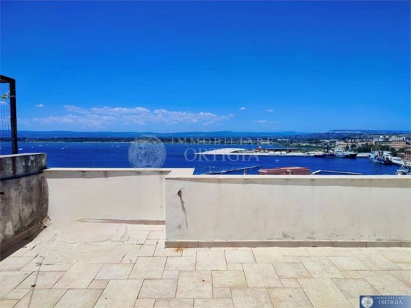 appartamento in vendita a Siracusa in zona Isola Ortigia