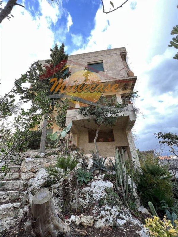 casa indipendente in vendita a Siracusa in zona Belvedere