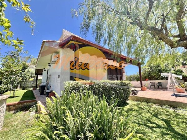casa indipendente in vendita a Siracusa in zona Fontane Bianche