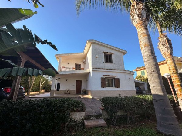 casa indipendente in vendita a Siracusa in zona Isola / Plemmirio