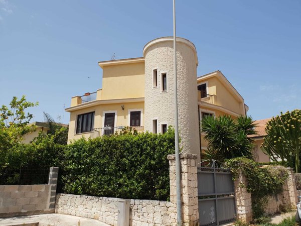 casa indipendente in vendita a Siracusa in zona Scala Greca